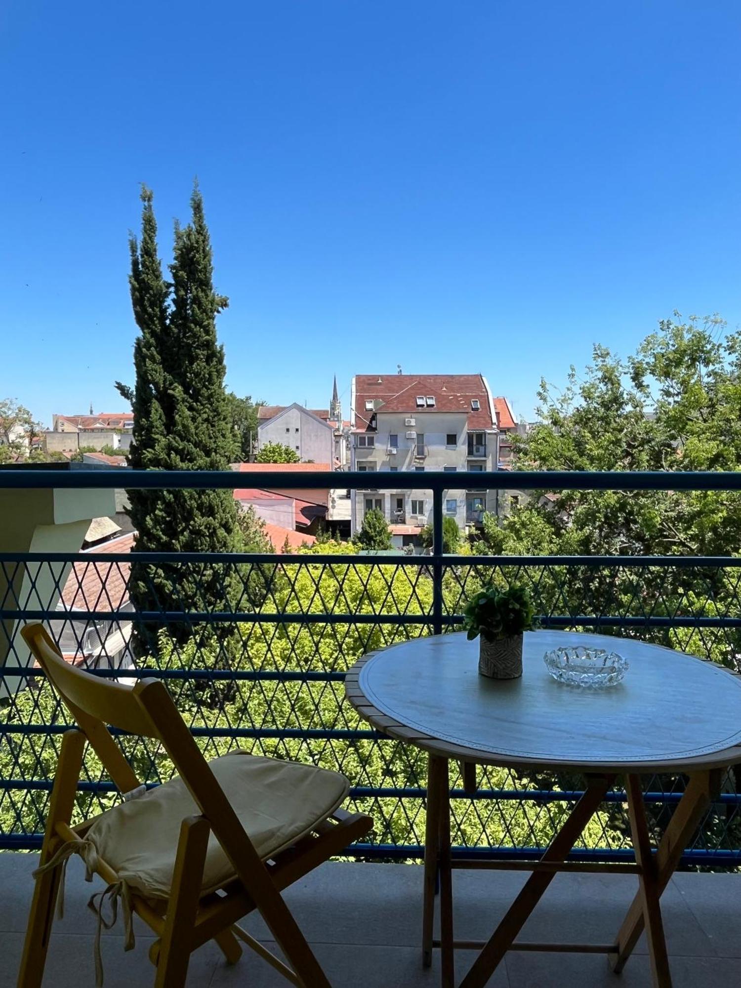 Apartment Vera With Free Garage Novi Sad Exteriör bild