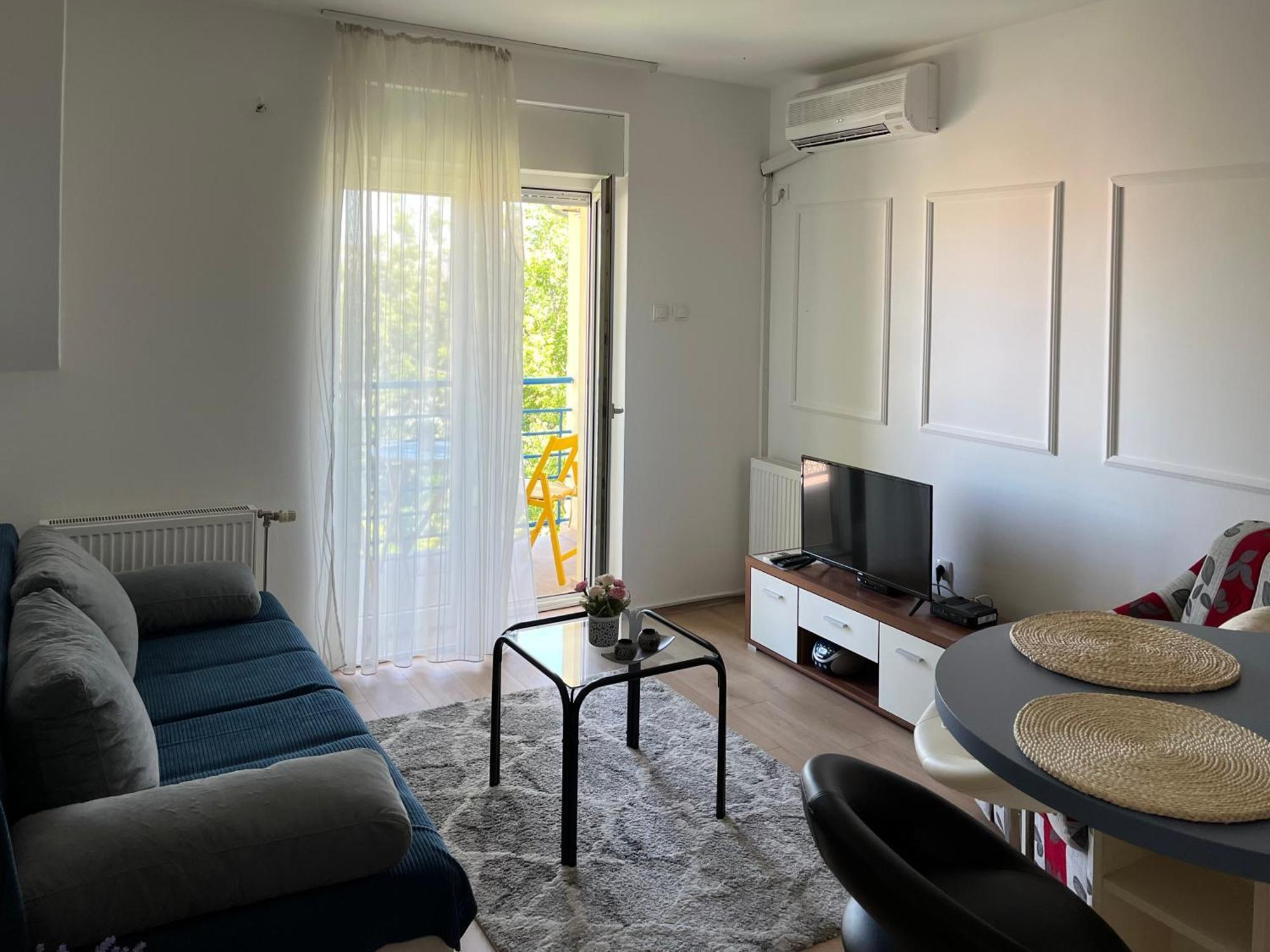 Apartment Vera With Free Garage Novi Sad Exteriör bild